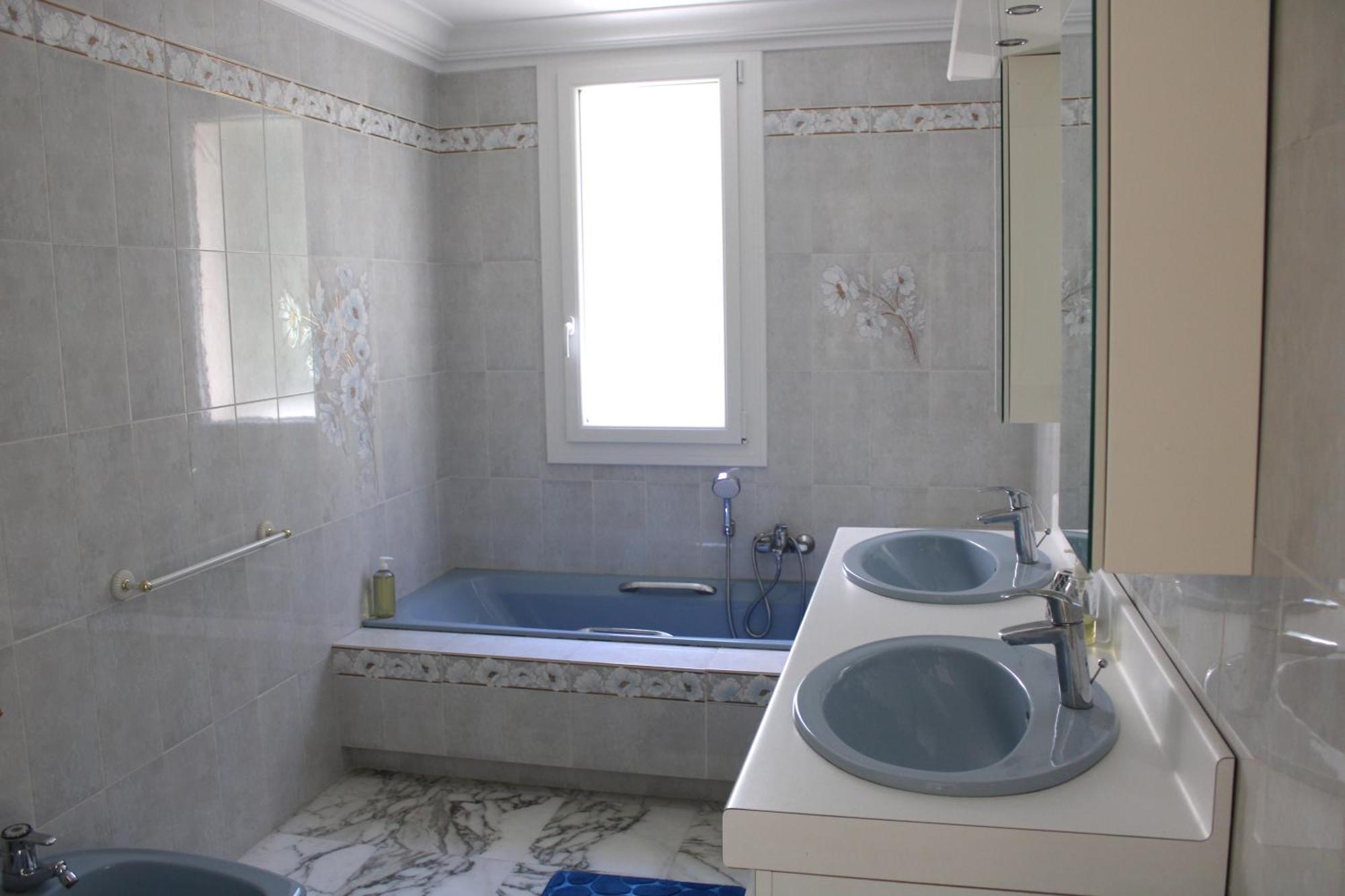 Rez De Jardin De 65m2 Dans A